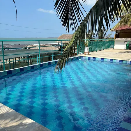 Pinos Club Manzanillo Hotel 3*