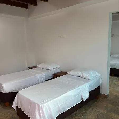 Pinos Club Manzanillo Hotel 3*
