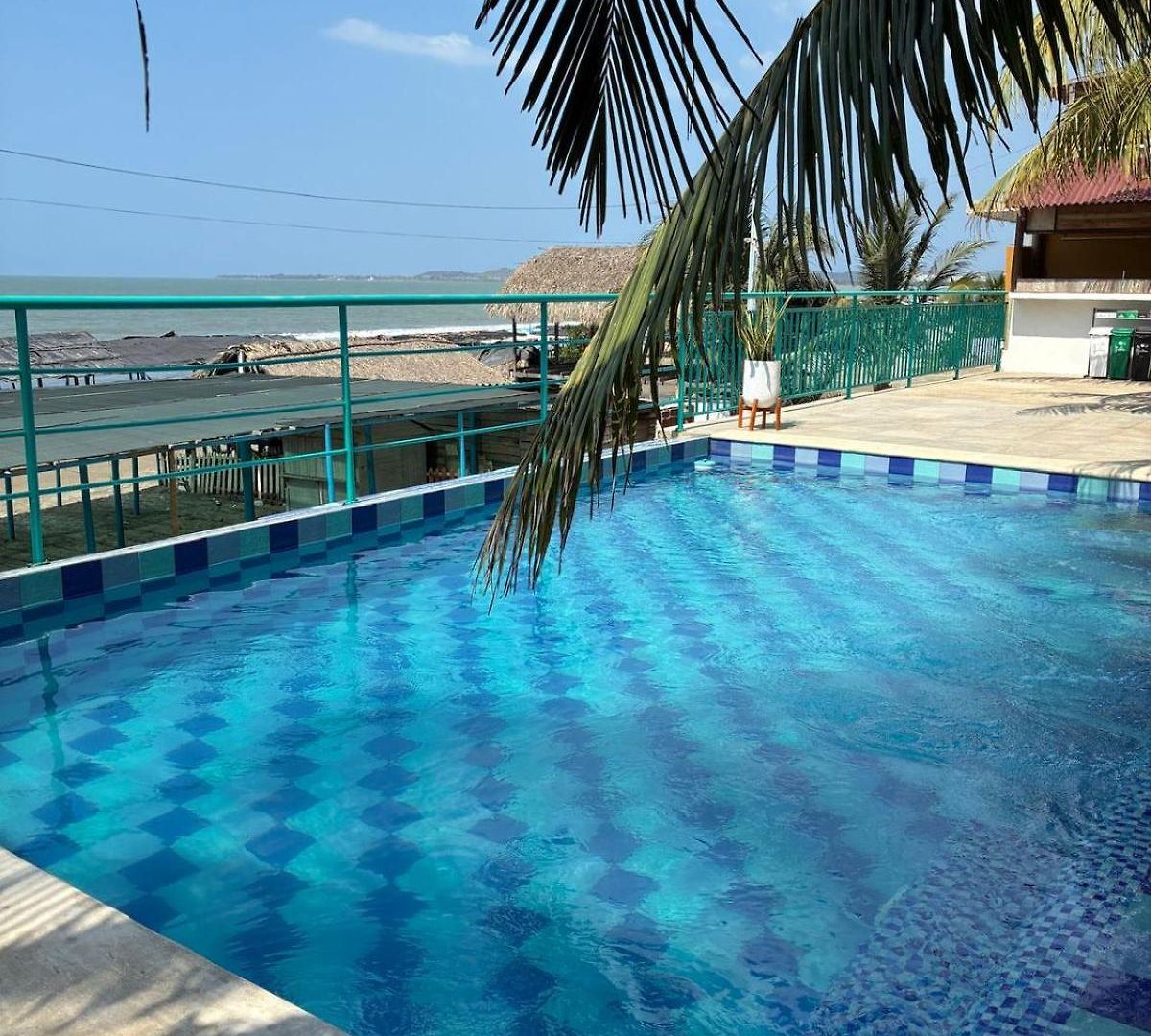 Pinos Club Manzanillo Hotel 3*