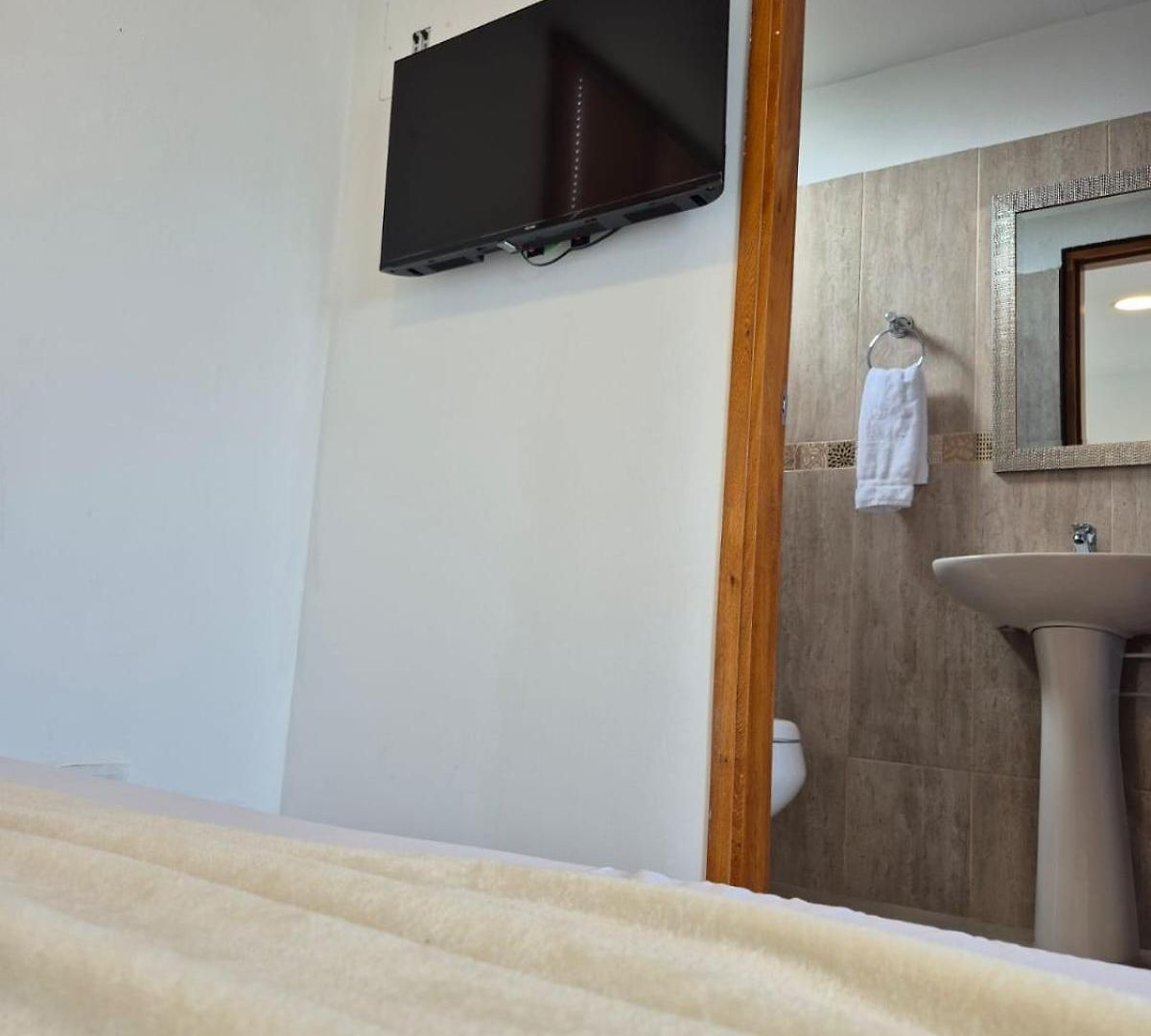 Hotel Pinos Club Manzanillo 3*