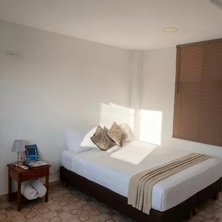 Hotel Pinos Club Manzanillo