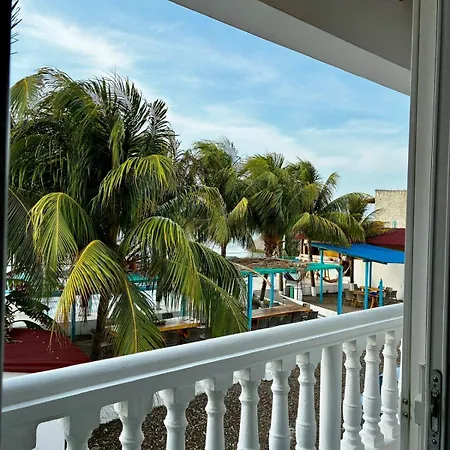 Hotel Pinos Club Manzanillo 3*